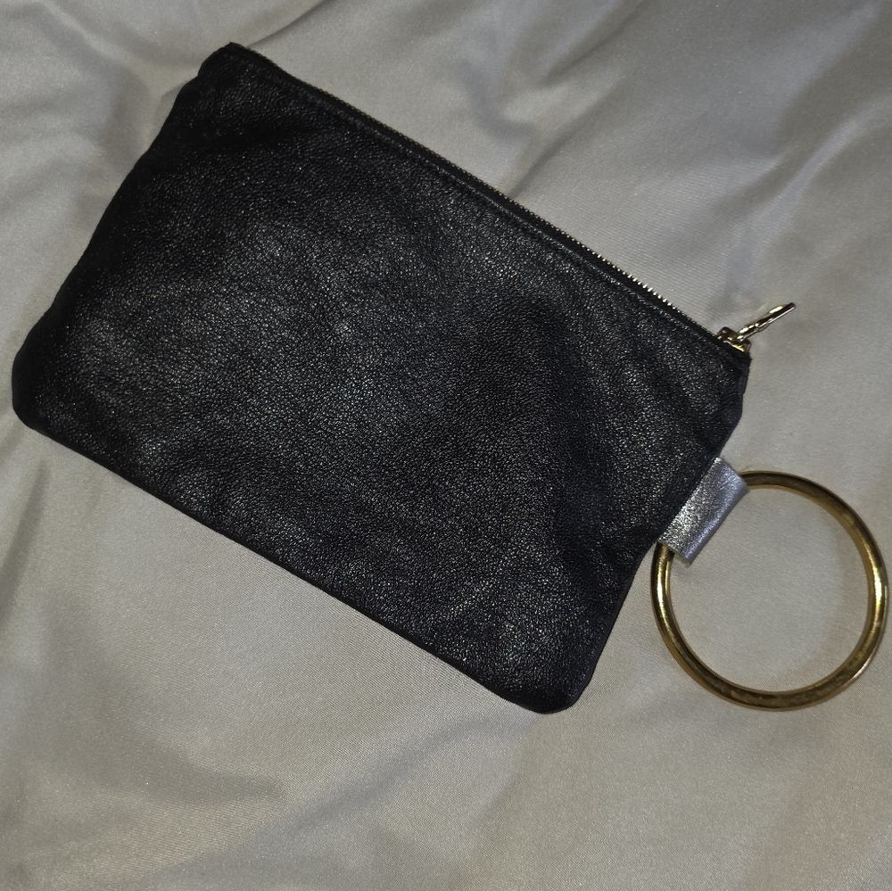 Wellfair Brand Elegant Black Leather Wristlet - Picture 2 of 9